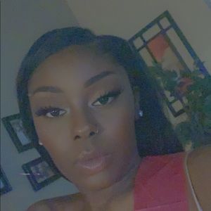 Meet your Posher, Zari